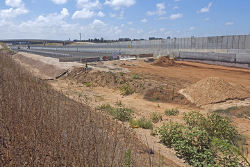 Paving a new road.
Laying of new high-speed roads in Israel.
