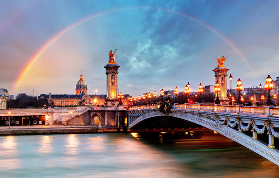 Fototapeta Tęcza nad mostem Alexandre III, Paryż, Francja