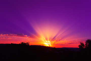 Tramonto rosso viola