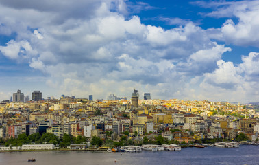 Obraz premium Golden Horn Bay, view of the city from a height. Old city of Istanbul.