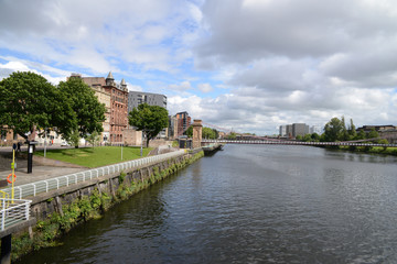 Fototapeta na wymiar Sur les bords de la rivière Clyde à Glasgow