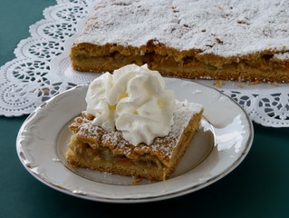 crisp fruit cake with gooseberry and wheaped cream 