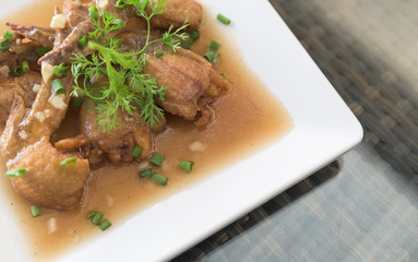 chickenin wing in red wine sauce