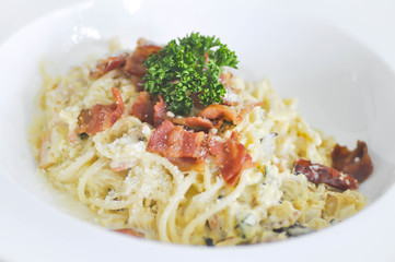 spaghetti carbonara