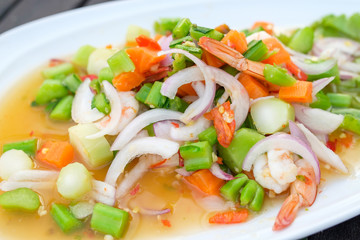 shrimp salad with kale