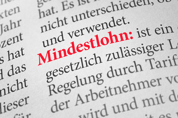 W&ouml;rterbuch mit dem Begriff Mindestlohn