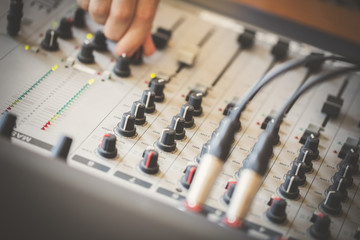 Dj mixing music