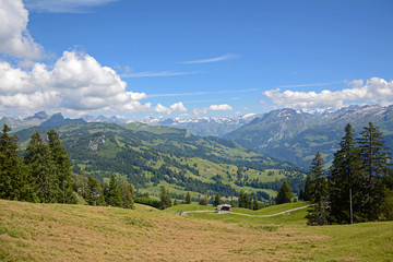 Fototapeta na wymiar Schwyzer Alpen rund ums Muotatal 