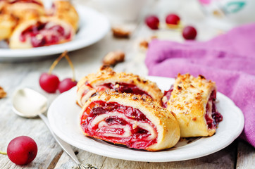 cake rolls with cherry and walnut crust