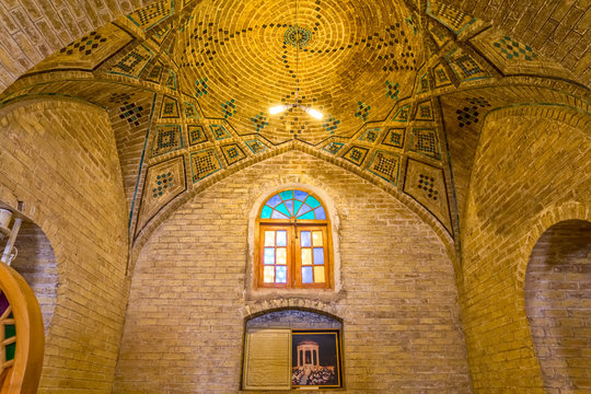 Nasir Al-Mulk Mosque interior simple light