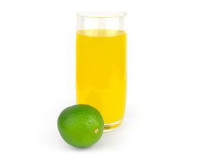 Fototapeta na wymiar Glass of lime juice and lime fruit