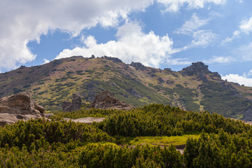 Obraz premium panorama view of the mountains and cliffs
