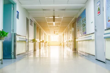Fotobehang corridor in hospital © xiefei