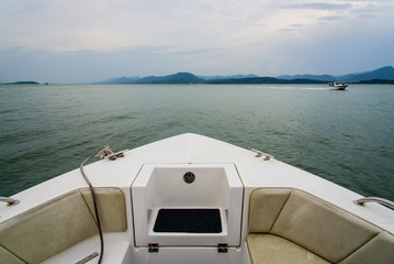Fototapeta na wymiar boat in water
