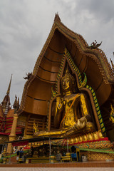Fototapeta premium Big golden Buddha in Wat Tham Seua,Kanchanaburi