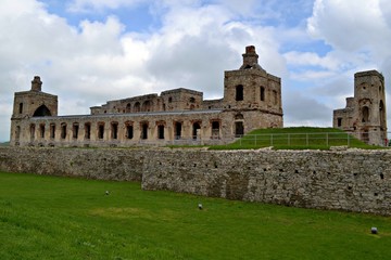 Zamek Krzyżtopór w Ujeździe, Polska © Marta