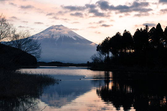 富士山の朝焼け