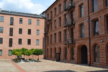 Zabytkowa fabryka w mieście Łodzi