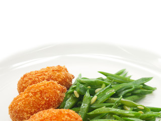 breaded crab claws with green beans
