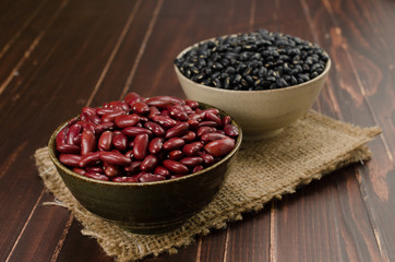 kidney bean and black bean in ceramic bowl