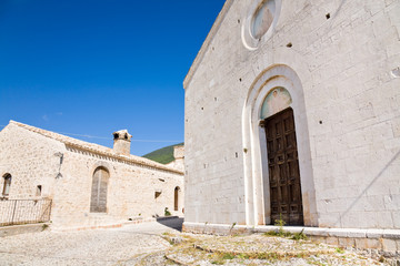 Fototapeta na wymiar Church, Campello Clitunno, Italy