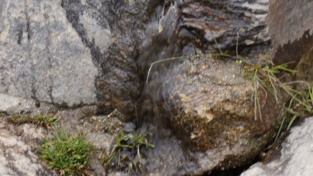 AGUA PIEDRA CHORRILLO