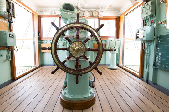 操舵室 Images – Browse 154 Stock Photos, Vectors, and Video