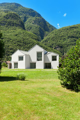 white house view from the park