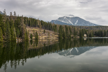 Naklejka na ściany i meble Mountain Lake in Slovakia Tatra 