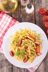pasta with tomato and basil