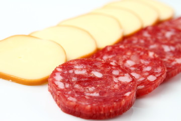 スモークチーズとサラミ