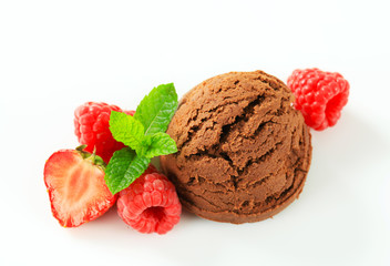 Chocolate ice cream with fresh raspberries