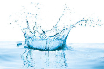 a crown shaped water splash