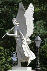 Obraz premium Statue eines Engels am Schloss Schwerin