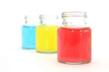colors water in bottles