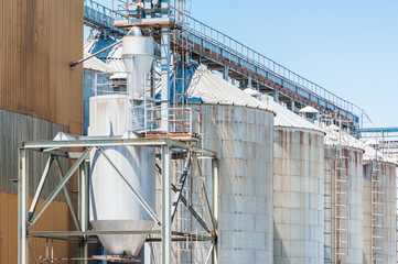 Storage facility cereals, and bio gas production