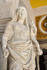 Ceres o Faustina Minor divinizada como Fortuna, Patio Grande de la Casa de PIlatos, Sevilla, Andalucía, España - obrazy, fototapety, plakaty