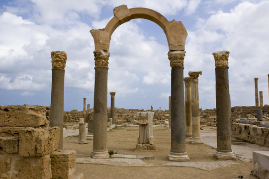 Le rovine del sito archeologico di Sabratha in Libia
