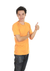 Fototapeta premium man in blank t-shirt with thumbs up