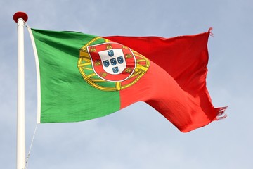portugiesische Flagge im Wind