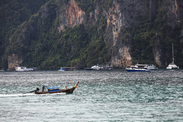 Fototapeta na wymiar sea landscape quiet bay on the edge of the world Asia