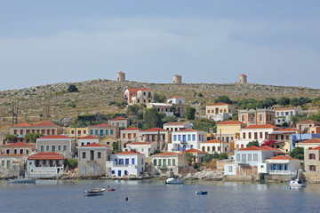 Fototapeta na wymiar Blick auf die Insel Chalki, Griechenland