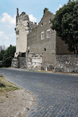 Fototapeta na wymiar Parco regionale dell'Appia Antica, mausoleo di Cecilia Metella