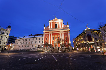 Fototapeta na wymiar Franciscan Church and Prešeren Square. Ljubljana, Slovenia