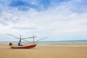 Fototapeta na wymiar boat in the sea Hua Hin Thailand.