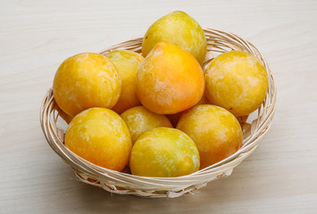 Yellow plums