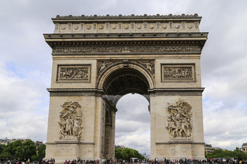 Fototapeta na wymiar triumphal arch in paris,france