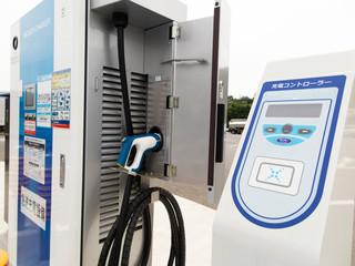 電気自動車用の充電スタンド