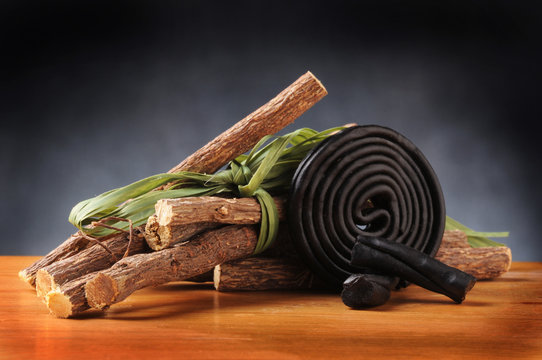 Glycyrrhiza glabra Liquorice Regaliz Liquirizia Licorice R&eacute;glisse Lakritze Лакрица Lakritsrot Meyan Lukrecja gładka عرقسوس 