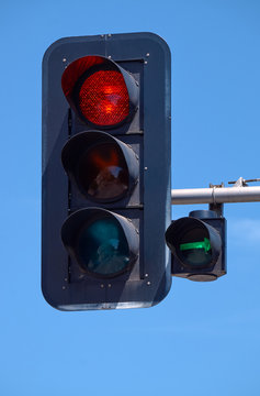 A red traffic light in Poznan.
